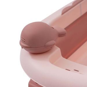 banheira-dobravel-com-copo-de-enxaguamento-rosa